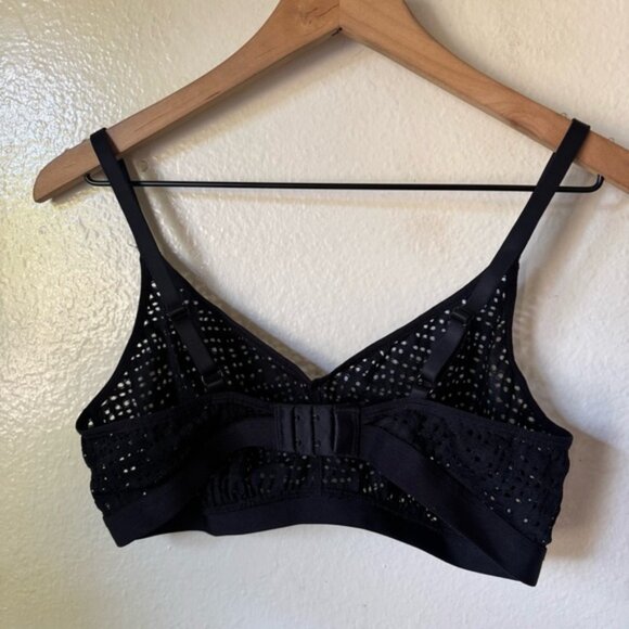 Negative | Eyelet Lace Wireless Bra - Picture 3 of 6